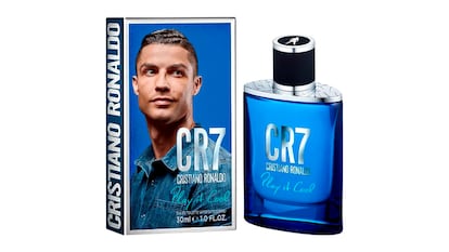 Perfume CR7 sobre fondo blanco.