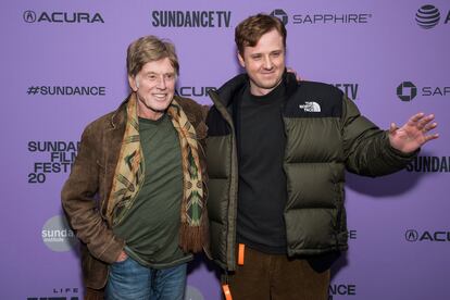 El actor Robert Redford y su nieto Dylan, en el festival de cine Sundance, en Utah el pasado enero.