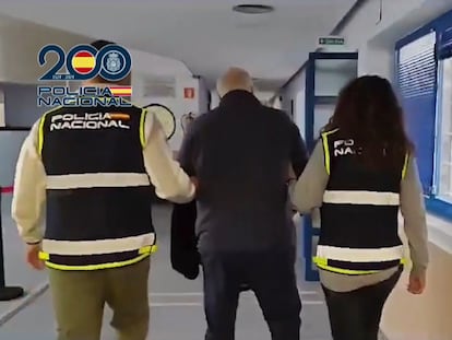 Karim Bouyakhrichan, tras su detención en Marbella (Málaga), en una captura de un video que difundió la Policía Nacional el pasado 10 de enero.