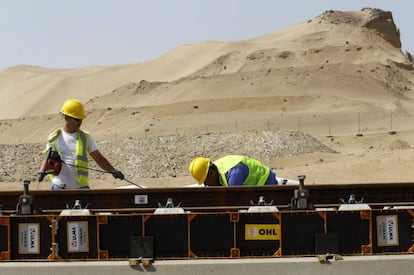 Vista de las obras del AVE que se construye en Arabia Saud&iacute;.