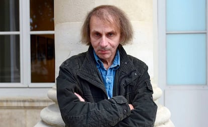 El escritor francés Michel Houellebecq, nuevo caballero de la Legión de Honor 