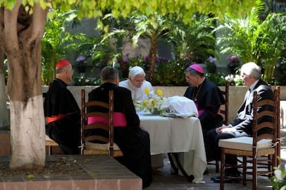 El Papa se reúne con arzobispos en el Colegio Miraflores en León.