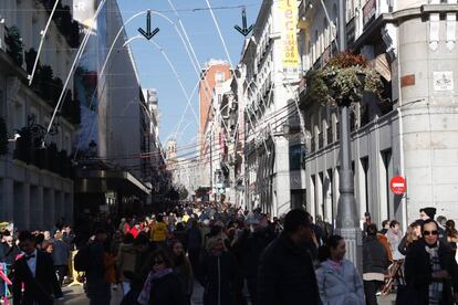 La Calle Preciados, en víspera de Nochevieja.