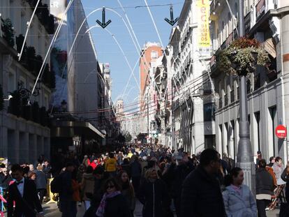 La Calle Preciados, en víspera de Nochevieja.