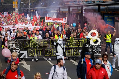 Miembros del sindicato IG Metall se manifestaban el sábado en Leipzig para pedir un aumento salarial.