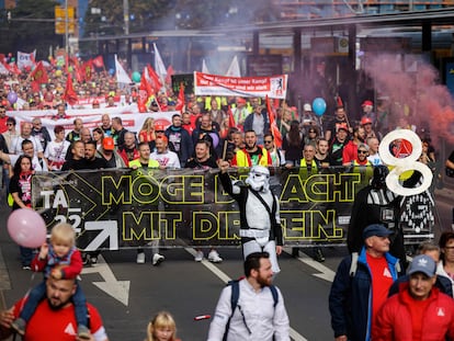 Miembros del sindicato IG Metall se manifestaban el sábado en Leipzig para pedir un aumento salarial.
