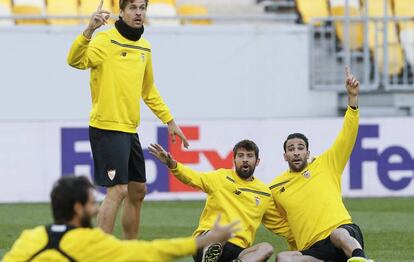 Llorente, Coke y Rami, en el entrenamiento en Ucrania.