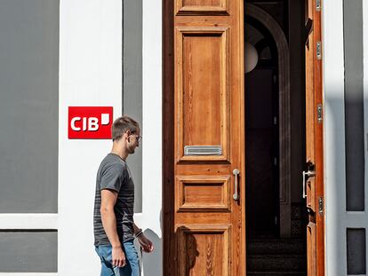 Entrada a la oficina de CIB en Las Palmas de Gran Canaria.
