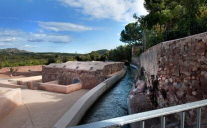 Vista de la acequia mayor de Sagunto y los baños arabes de Torres Torres con su entorno recuperado