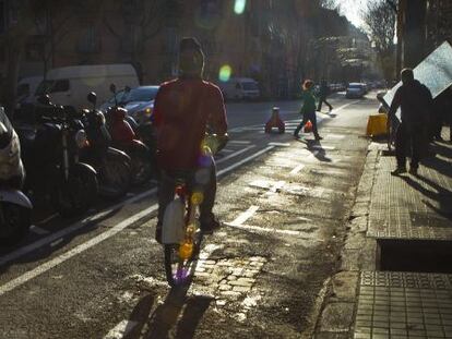 Carril bici en la calle de Parlament.