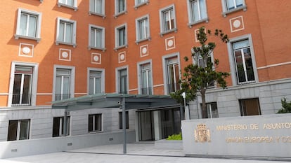 Un tribunal revisará el ‘bombo’ que asigna los destinos de los diplomáticos