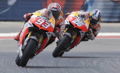 Marc Márquez seguido por Dani Pedrosa.