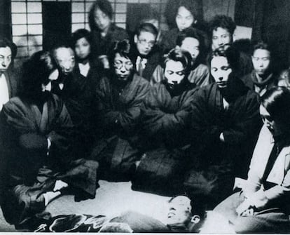 El velatorio del comunista japonés Kobayashi Takiji.