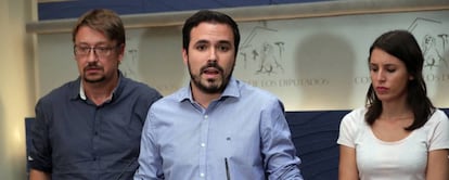 Xavier Domènech, Alberto Garzón e Irene Montero en su comparecencia en el Congreso.