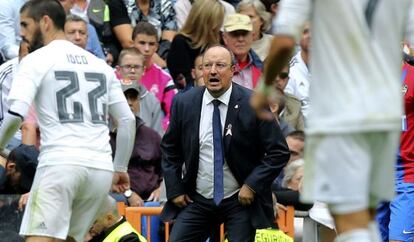 Rafa Benítez em ação no Real Madrid x Levante.