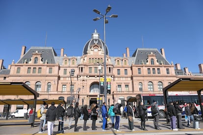 Frente de la estación terminal del ferrocarril General Roca en Constitución
