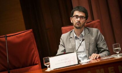 Nicola Tanno, a la comissi&oacute; sobre pilotes de goma del Parlament el 2013.