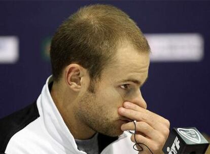 El tenista estadounidense anuncia su retirada de la Copa Masters por lesión