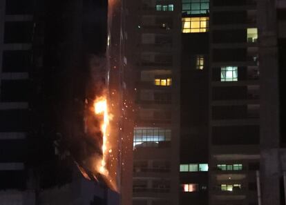 La torre ya sufrió un incendio en 2015 que provocó graves daños en el inmueble y obligó a evacuar algunos edificios cercanos.