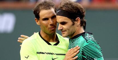 Nadal y Federer, despu&eacute;s del triunfo del suizo en Indian Wells.