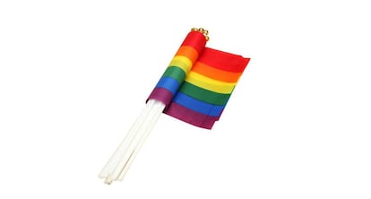 Una bandera con el arcoiris LGTB.