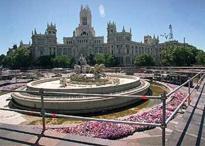 La fuente de Cibeles está protegida desde ayer ante la posible victoria de los madridistas.