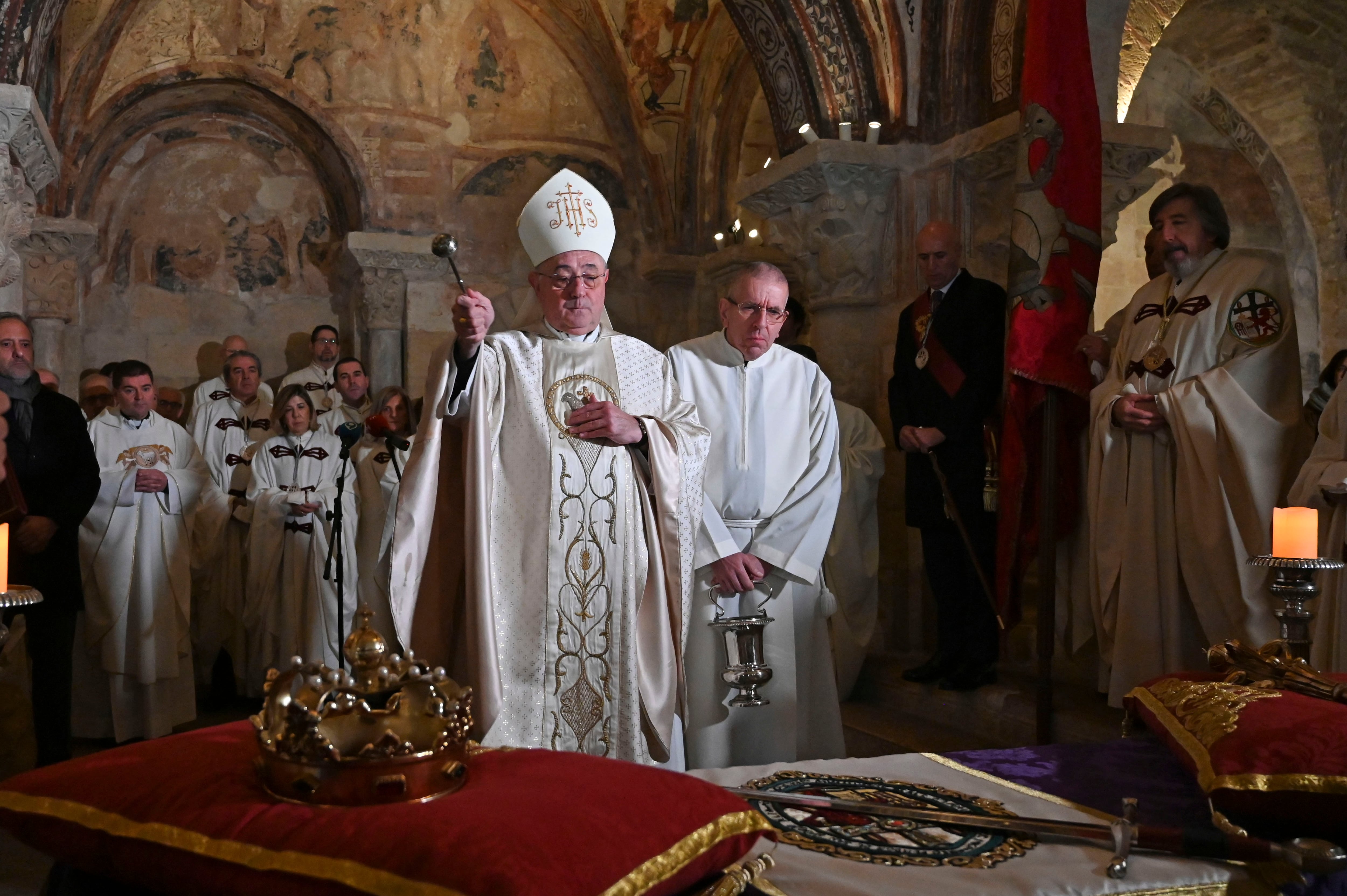 Curas víctimas de pederastia maltratados por la propia Iglesia: un obispo suspende la terapia psicológica a un sacerdote que desveló su caso
