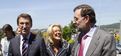 Mariano Rajoy junto con presidente de la Xunta de Galicia, Alberto Núñez Feijóo  y la candidata a la Alcaldía de Vigo, Corina Porro.