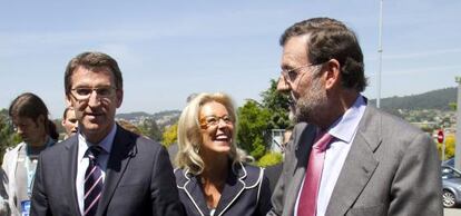 Mariano Rajoy junto con presidente de la Xunta de Galicia, Alberto Núñez Feijóo y la candidata a la Alcaldía de Vigo, Corina Porro.