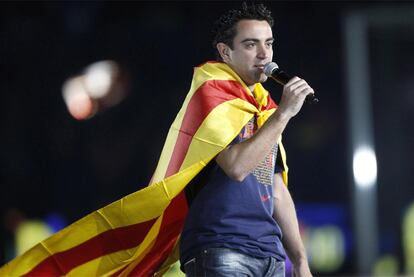 Xavi, capitán del equipo, ha sido el primer jugador que se ha dirigido al público.