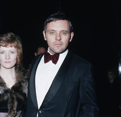 El actor Anthony Hopkins, en 1973, acude a los premios SF&TV (posteriormente llamados BAFTA) en el  Royal Albert Hall en London.