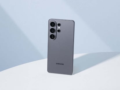 Trasera del nuevo teléfono Samsung Galaxy S26