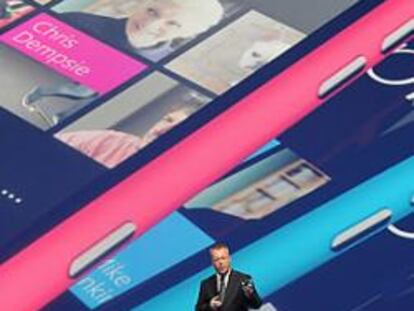 Nokia presenta su Lumia con Windows Phone para hacer frente a Apple y Google