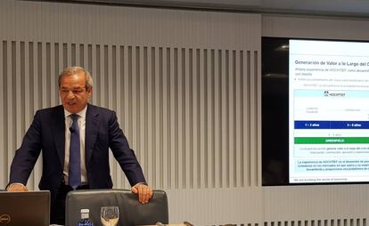 El consejero delegado de ACS, Marcelino Fernández, explica la opa de Hochtief sobre Abertis,