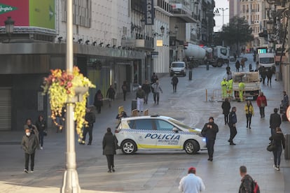 La Puerta del Sol y las calles adyacentes, vacías tras las medidas contra el coronavirus en Madrid.