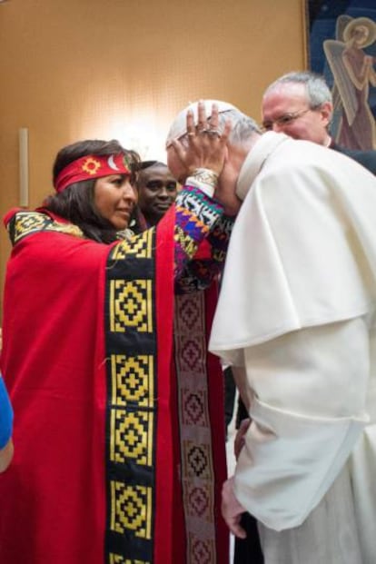 Visita de &iacute;ndios mapuches ao Vaticano em fevereiro de 2017