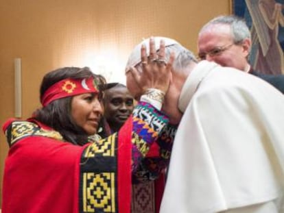 Visita de &iacute;ndios mapuches ao Vaticano em fevereiro de 2017