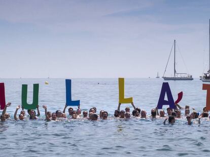 'Mulla't' en la playa de la Barceloneta