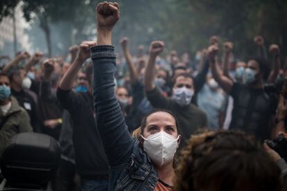 Manifestación de trabajadores de Nissan en huelga contra el cierre de la fábrica de Barcelona.
