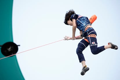 Ai Mori de Japón en la semifinal de búlder y dificultad femenina, este jueves. 