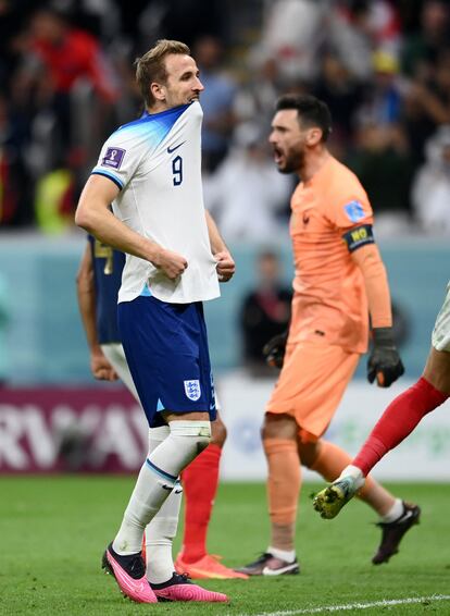 Harry Kane, lamentándose tras fallar el penalti que impidedía a Inglaterra empatar el partido. 