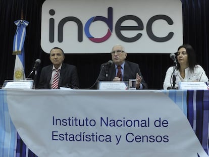 El director del INDEC, Jorge Todesca (centro), en una foto de archivo.