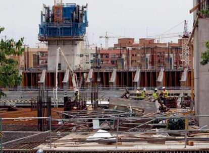 Dos personas han muerto esta mañana en las obras del nuevo estadio del Valencia.