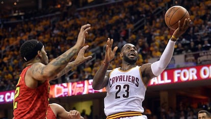 LeBron James, ante los Hawks.