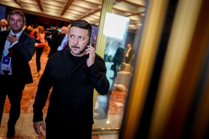 El presidente de Ucrania, Volodímir Zelenski, este viernes en Tirana (Albania).