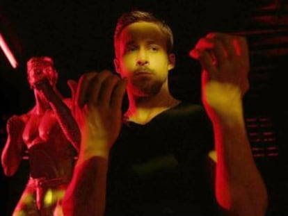 Ryan Gosling, en un plano de la película del danés Nicolas Winding Refn 'Only God forgives'.