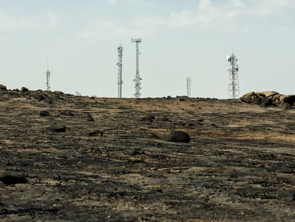 Antenas en el Pico Pitolero afectadas por el incendio de Jarilla (Cáceres), el 15 de agosto.