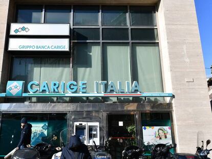 Sucursal del Banco Carige en Roma.