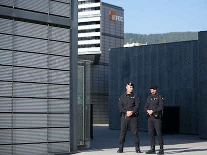 La Guardia Civil, en el registro de la sede de Infraestructuras.