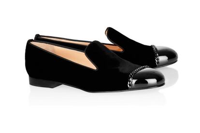 De terciopelo y charol, de Christian Louboutin para Net-a-Porter. Precio: 695 €